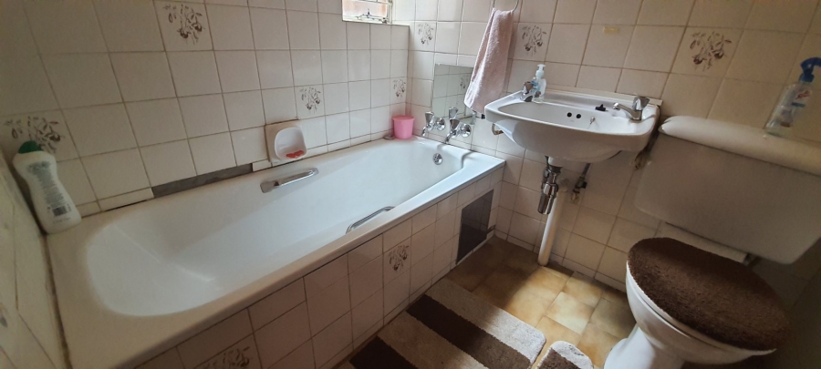 3 Bedroom Property for Sale in La Hoff North West